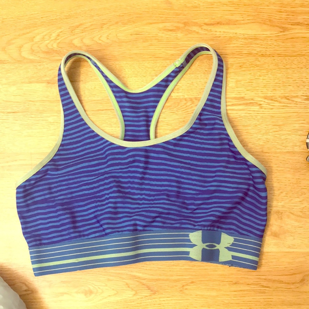 Women’s sports bra size medium